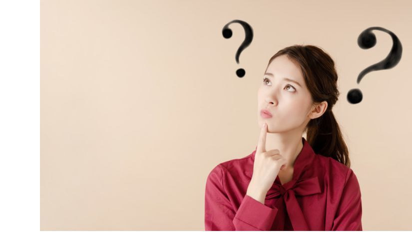 生理日のお風呂上がり対策。経血問題を解決するナプキン補助商品。生理の女性の悩み　ストレス　不安　お風呂上りにポタポタ垂れでバスマットやタオル　足を汚さない　下着に付けるの　デリケートゾーンに挟む　ナプラスeを付けたままショーツをはく　フェムテック　フェムケア　産後生理　生理日あるある　昼用　夜用　教えて生理の事　お股に挟む　災害時の生理　自衛隊のお風呂　補助商品　生理用品　どのナプキンも補助　お風呂上り３分間問題